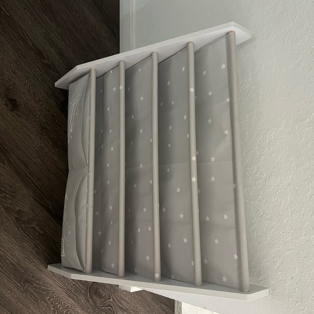 Gray Star Book Rack - Picture 3 of 3